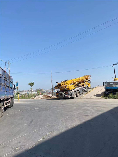 播州区25吨吊车的租赁价格大概是多少？