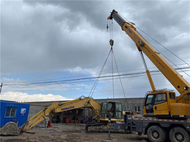 播州区25吨吊车的工作半径是多少？