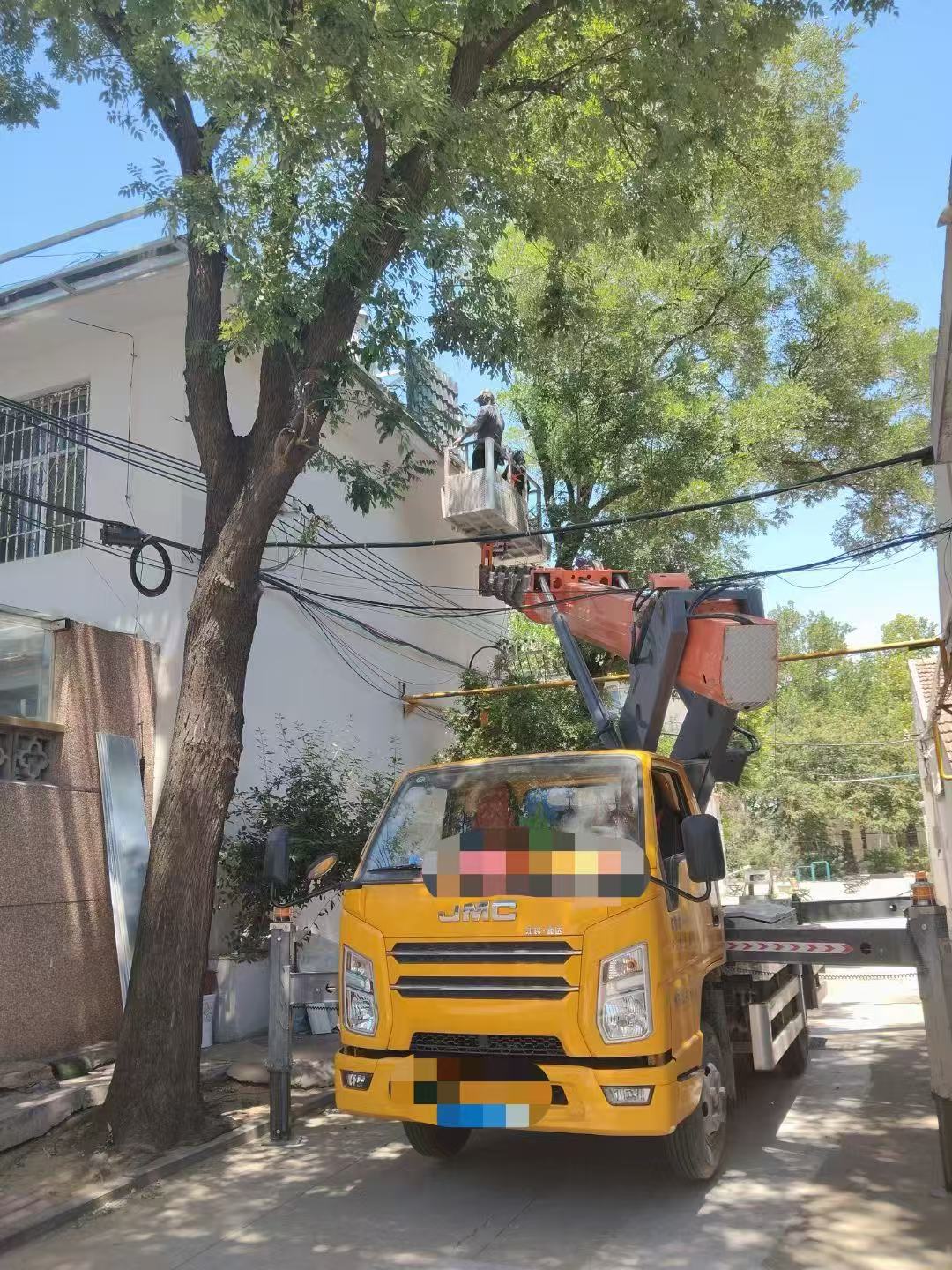 播州区高空作业车能吊装重物吗？最大承载多少公斤？